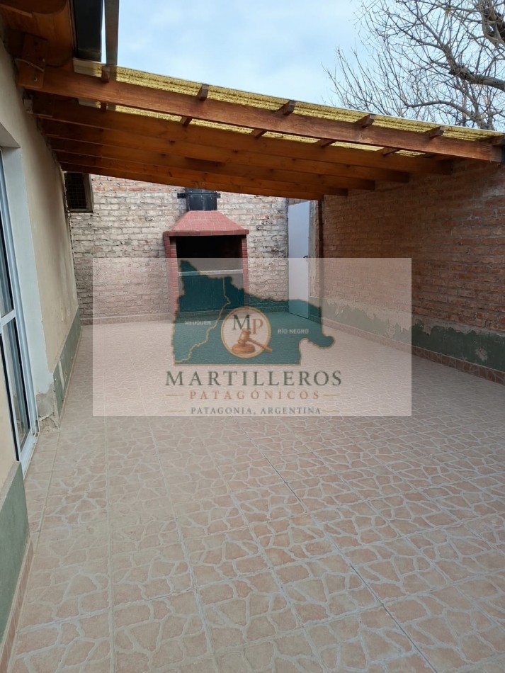 CASA + LOCAL EN VENTA